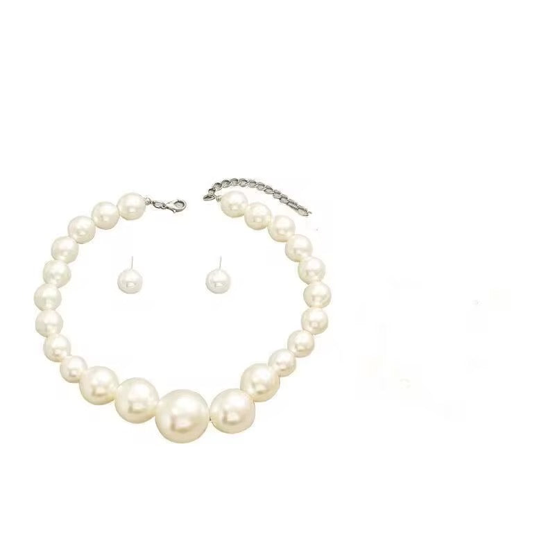 Vintage pearl necklace earrings