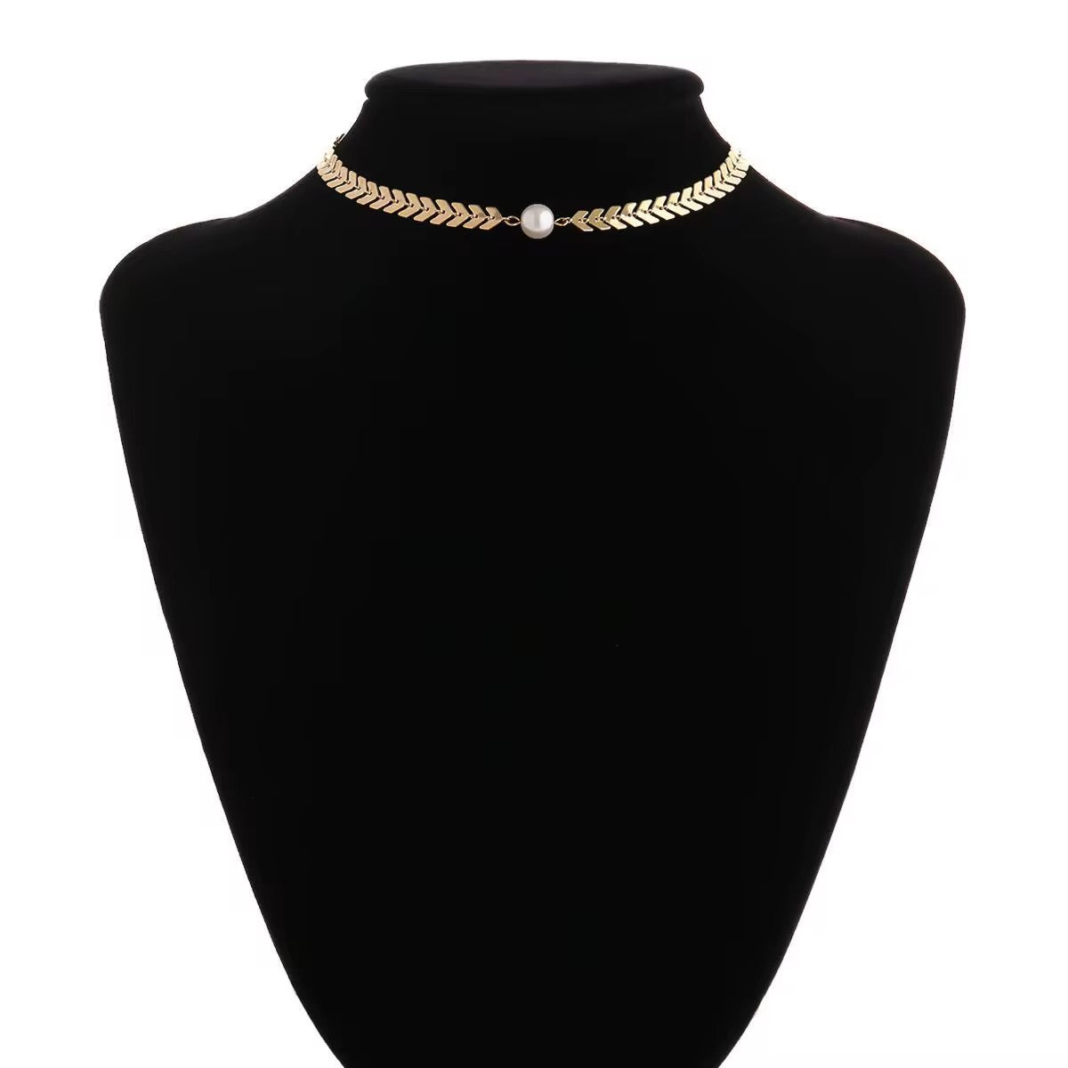 Shining small pearl pendant clavicle necklace