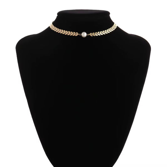 Shining small pearl pendant clavicle necklace