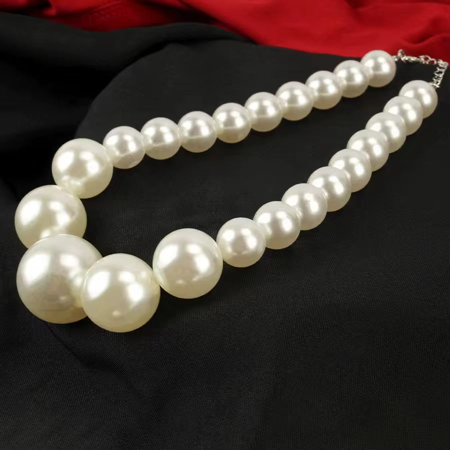 Vintage pearl necklace earrings
